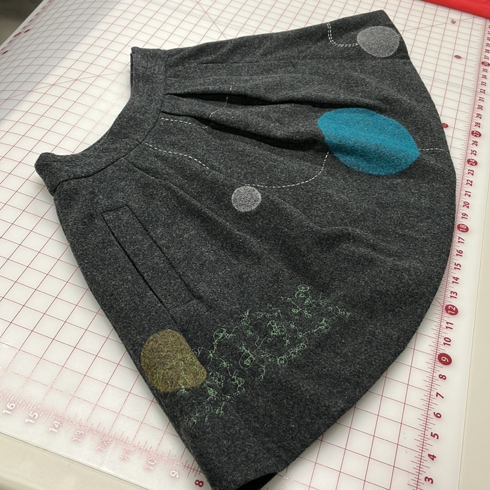 LITHE Coquette Girl Artsy Wool Charcoal Mini Skirt Circle & Floral Embroidery 2 - Picture 8 of 16